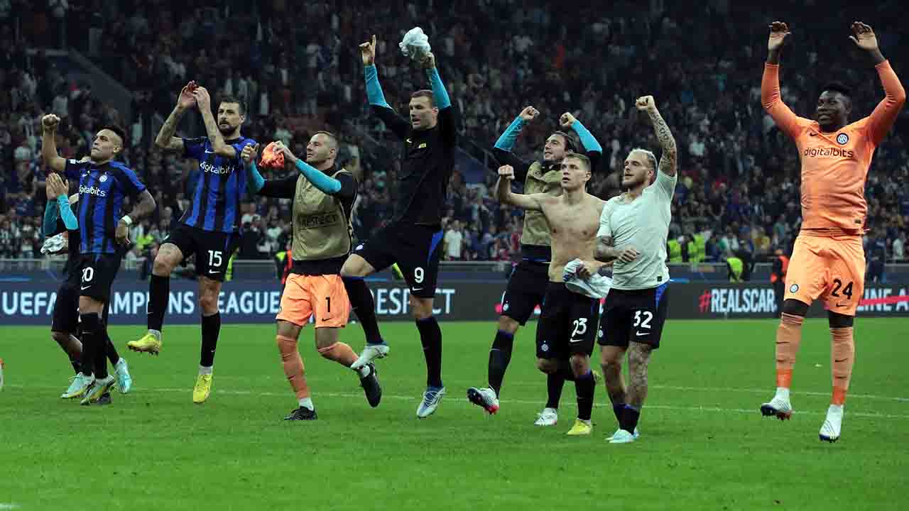 Risultati Champions League l’Inter raggiunge il Napoli agli ottavi