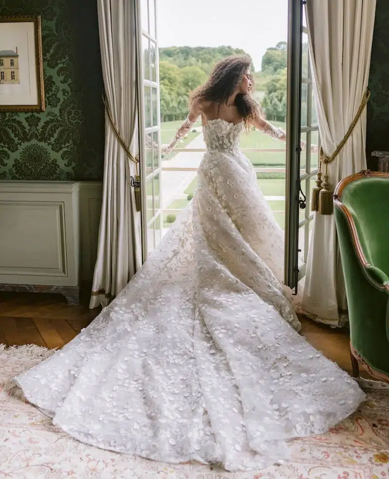 abito da sposa Monique Lhuillier 2023