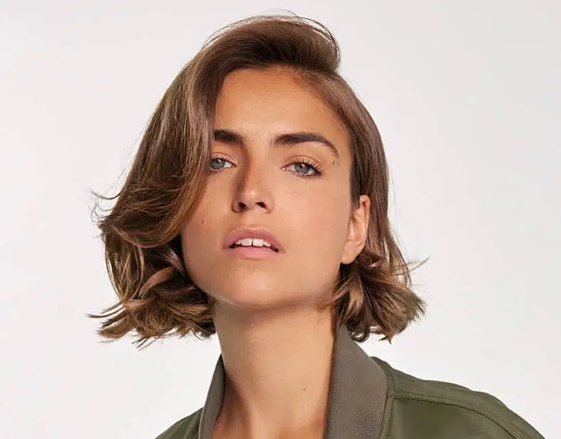tagli capelli medi scalati -2022-2023