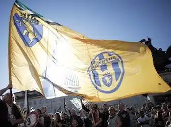 Decreto legge 162 contro i raduni. Vale anche per i tifosi?