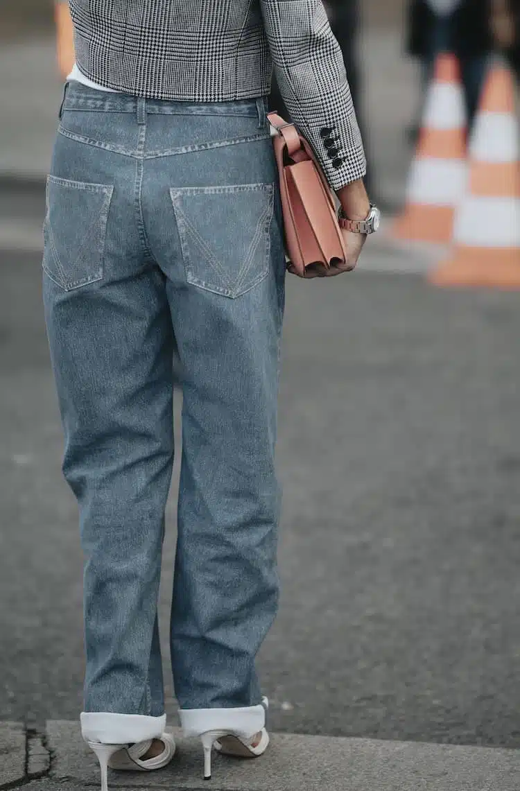 pantaloni a vita bassa outfit 2022-23