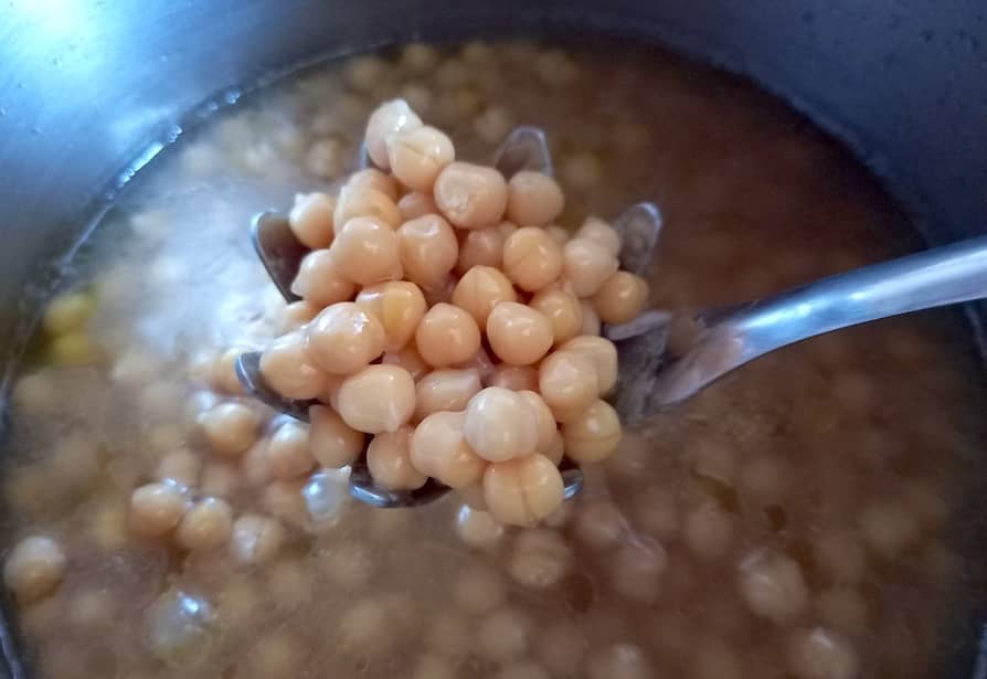 preparazione pasta e ceci toscana