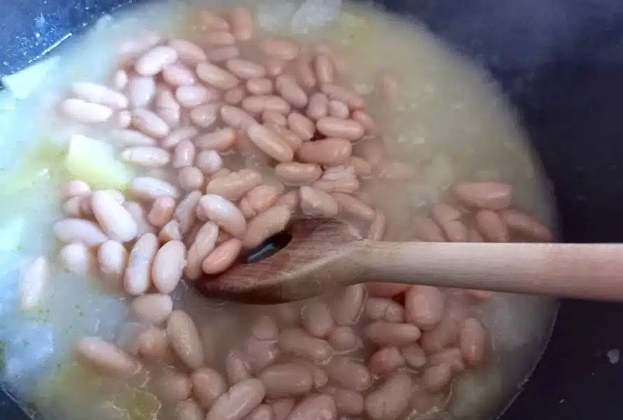 zuppa fagioli rape preparazione