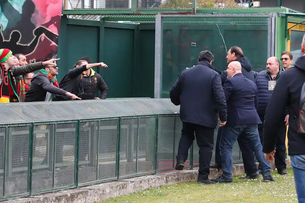 risultati serie b 26 giornata stefano bandecchi ternana sputa tifosi