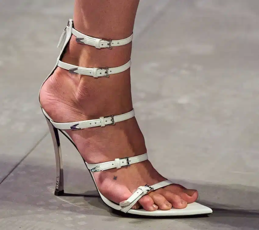 sandali bianchi Versace