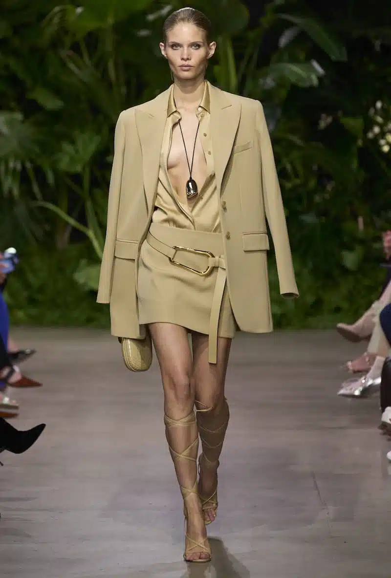 tailleur minigonna 2023