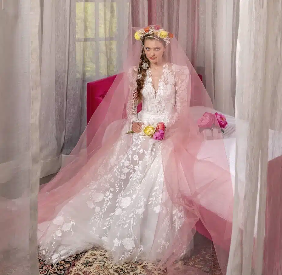 Reem Acra sposa velo colorato 2023
