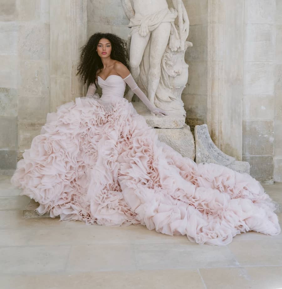 monique Lhuillier abito sposa bianco e rosa2023