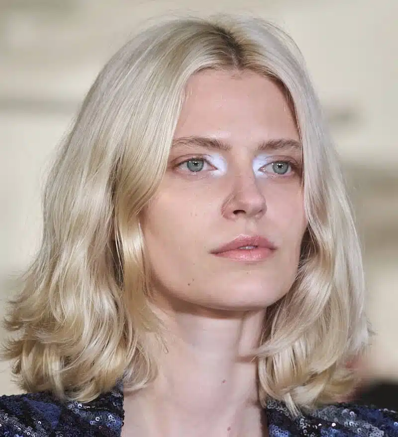 colore capelli biondo perla estate 2023