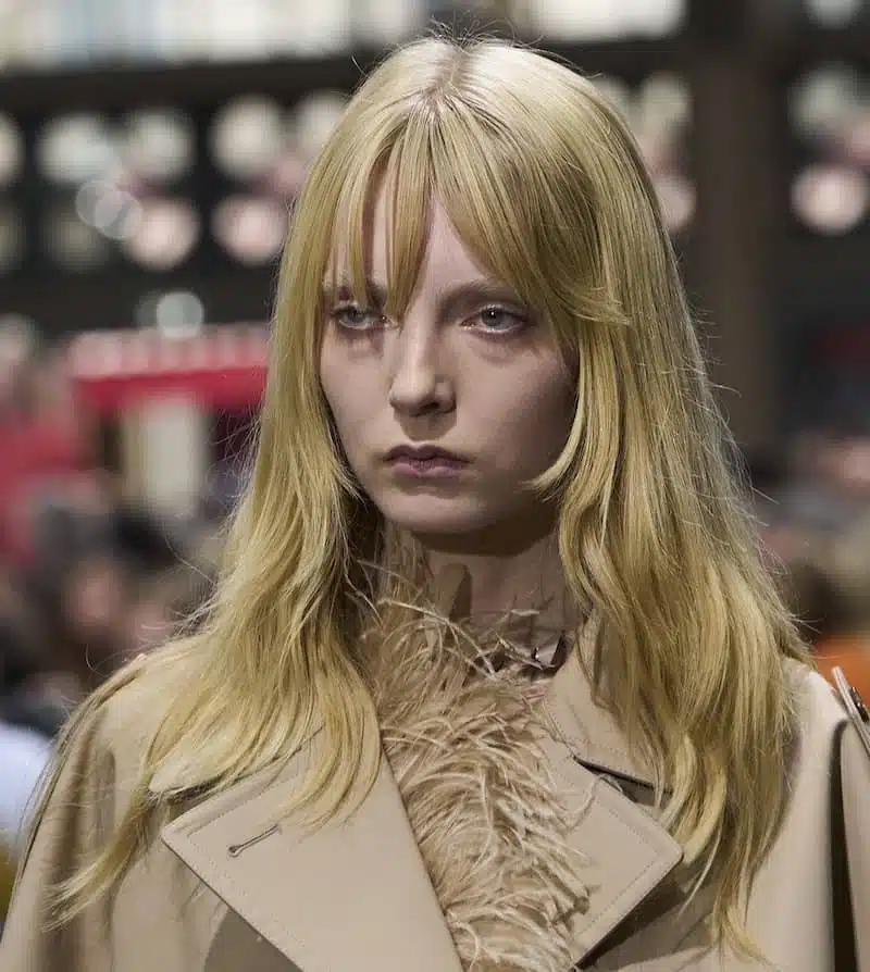 tagli capelli lunghi frangia primavera estate 2023