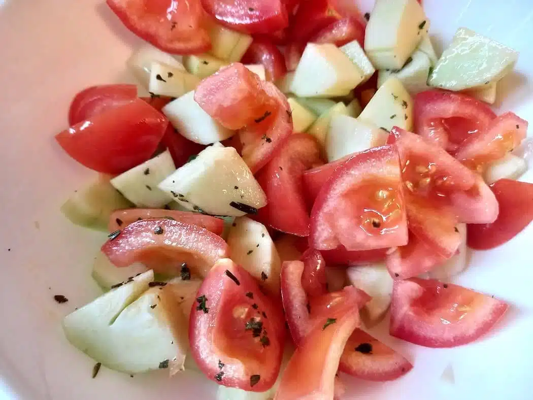 meloncella pomodori erbe insalata estiva