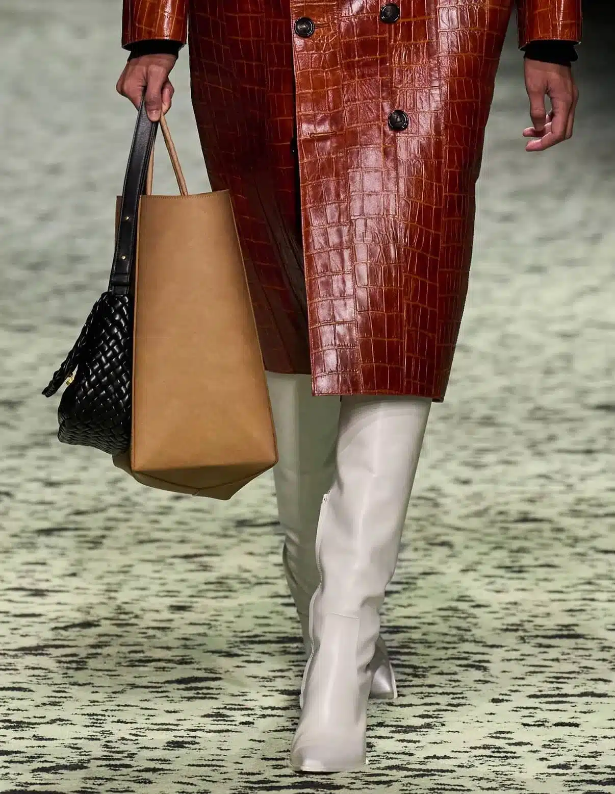 bottega-veneta stivali invenali 2023-24