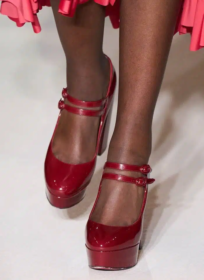 scarpe rosse inverno 2023