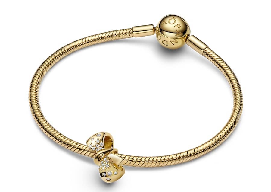 bracciale pandora 2024 con charm fiocco 