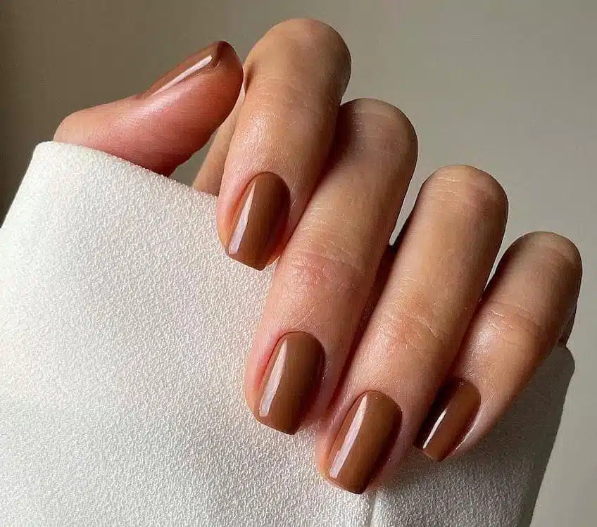colore smalto autunno 2023-