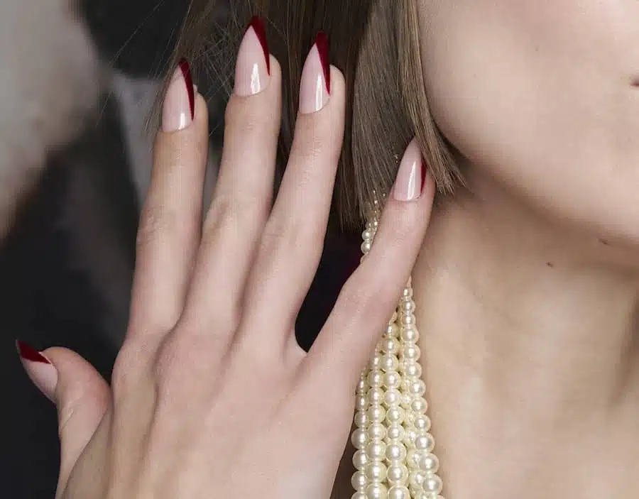 french manicure inverno 2023 2024 