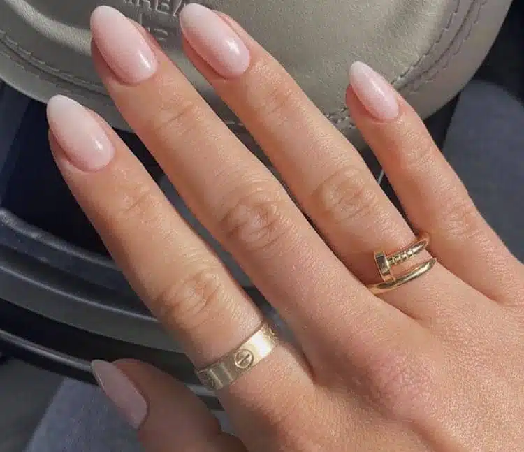 manicure nude inverno 2024