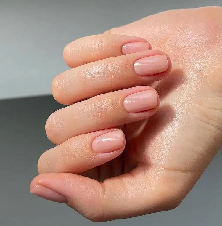 unghie naturali smalto nude inverno 2023