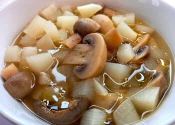 zuppa di funghi e rape