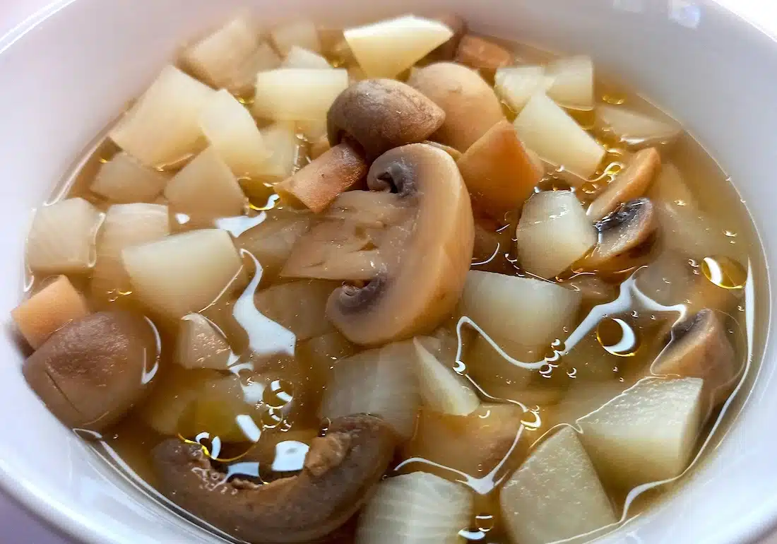 zuppa di funghi e rape
