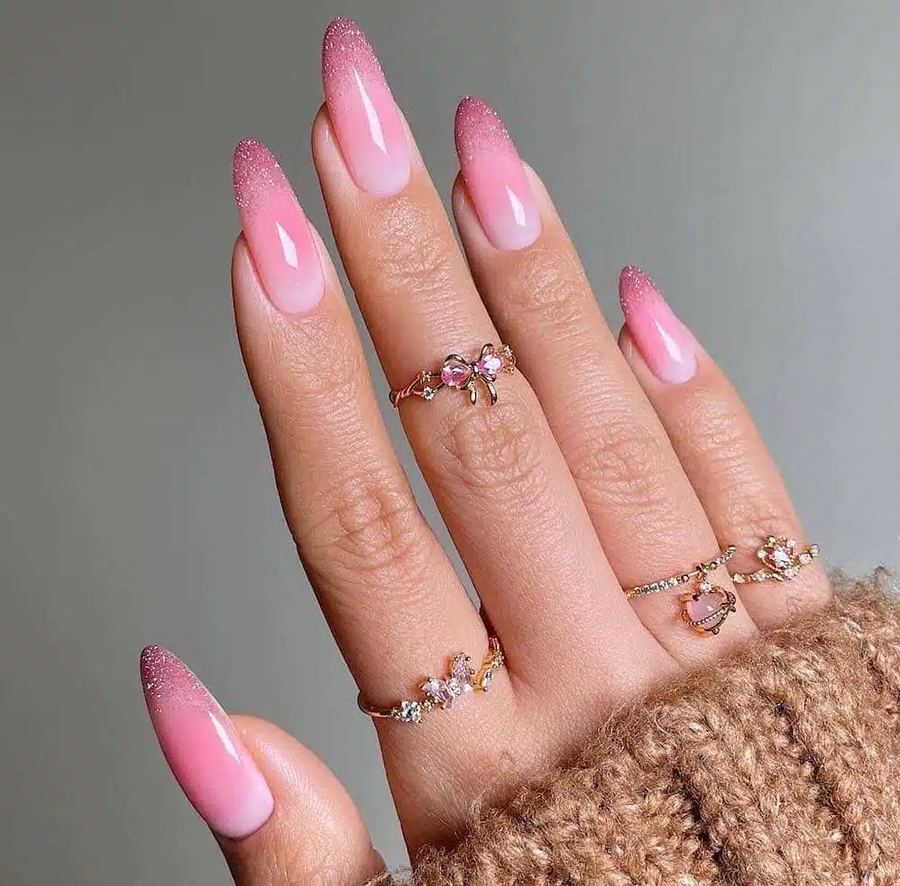 unghie glitter rosa 2024