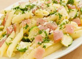 pasta cavoletti di bruxelles prosciutto