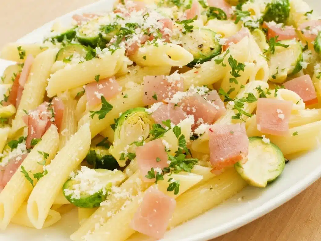 pasta cavoletti prosciutto