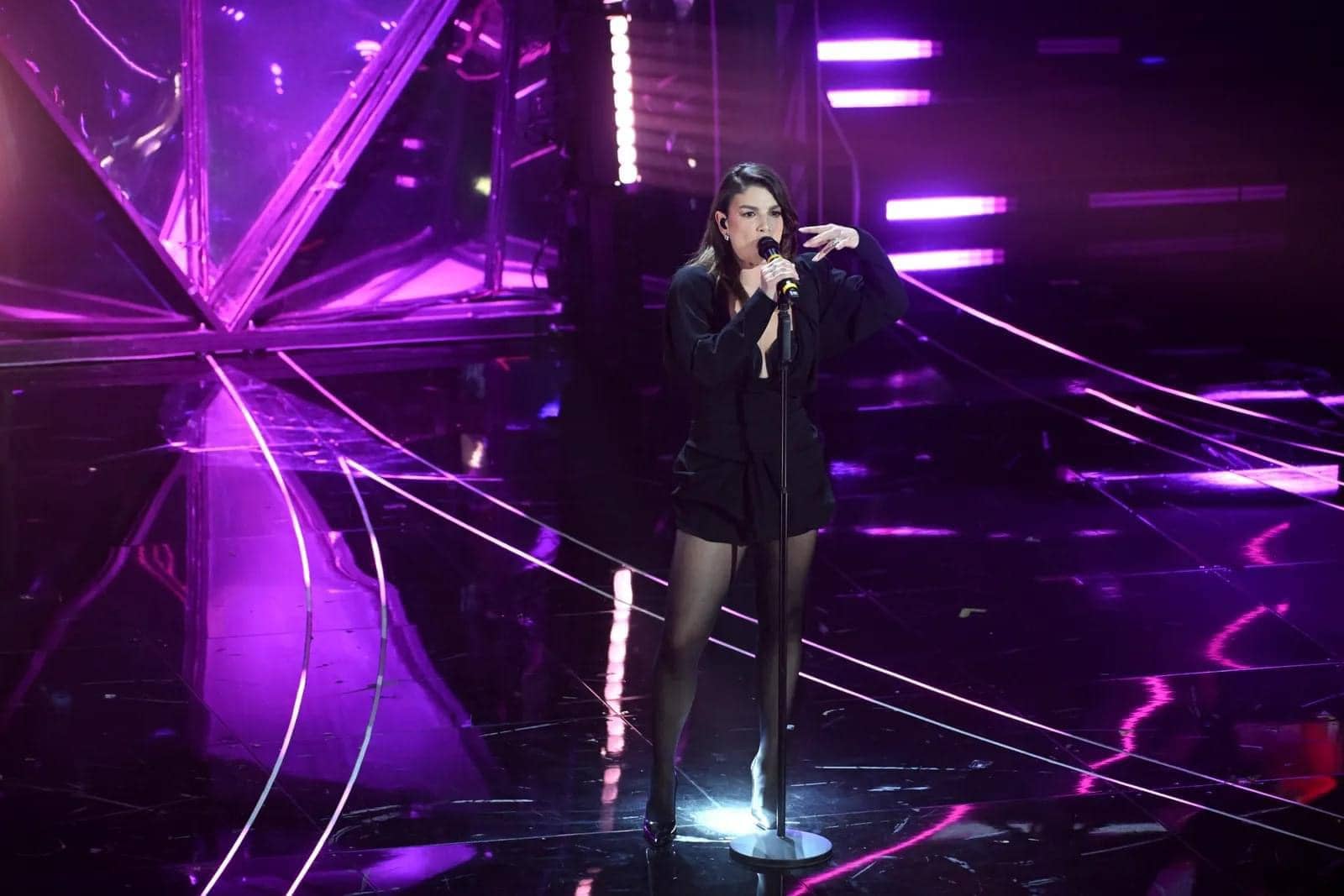 Apnea, Emma Sanremo 2024. La canzone dedicata al padre, testo Donne Sul Web
