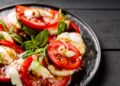 pomodori e mozzarella in padella