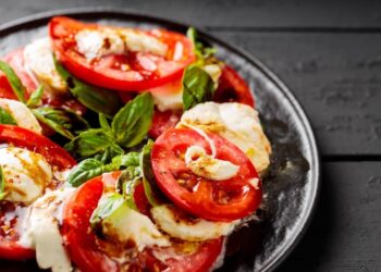 pomodori e mozzarella in padella