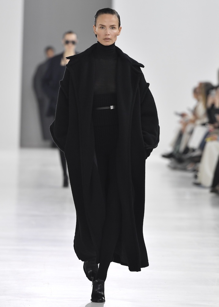 cappotto nero max mara inverno 2025