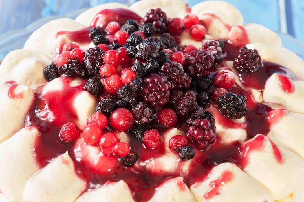 tiramisù con frutti di bosco