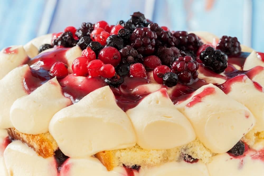 torta tiramisu ai frutti di bosco