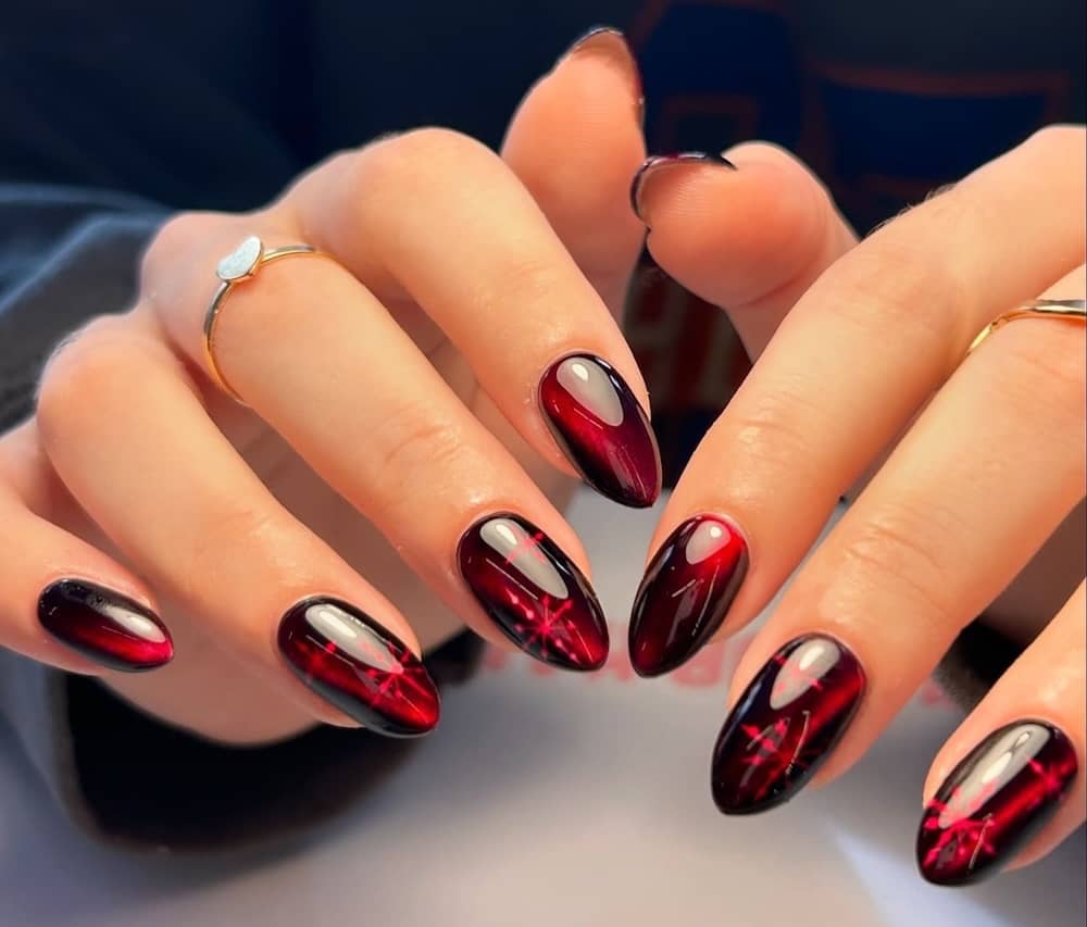 unghie per natale rosse nere