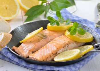 tranci di salmone al forno con limone