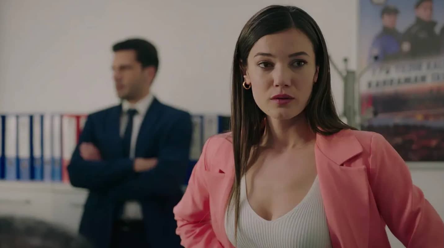 Gli attori durante una scena di segreti di famiglia, nelle puntate di maggio