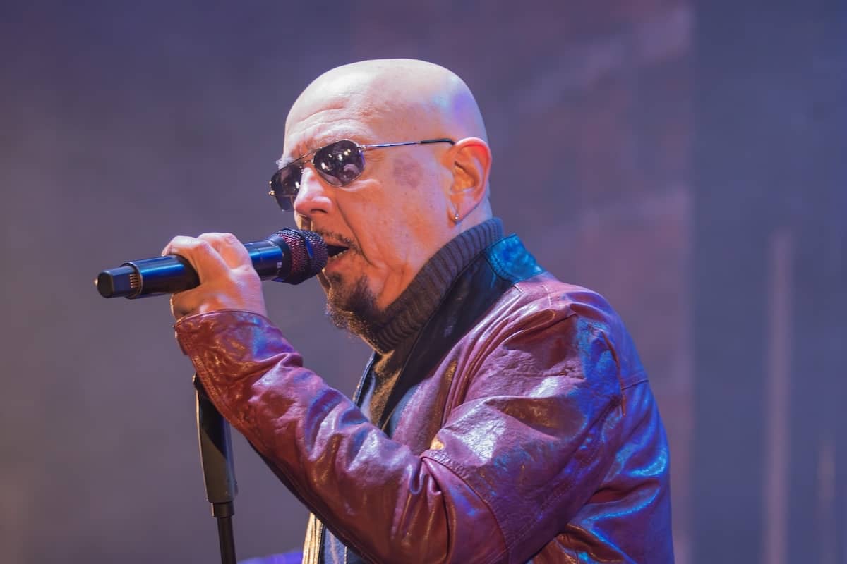 Il cielo di Milano canzone Enrico Ruggeri 2025