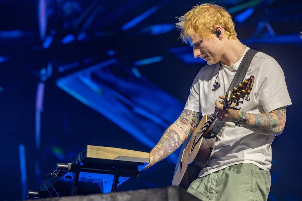 Old phone canzone Ed Sheeran 2025