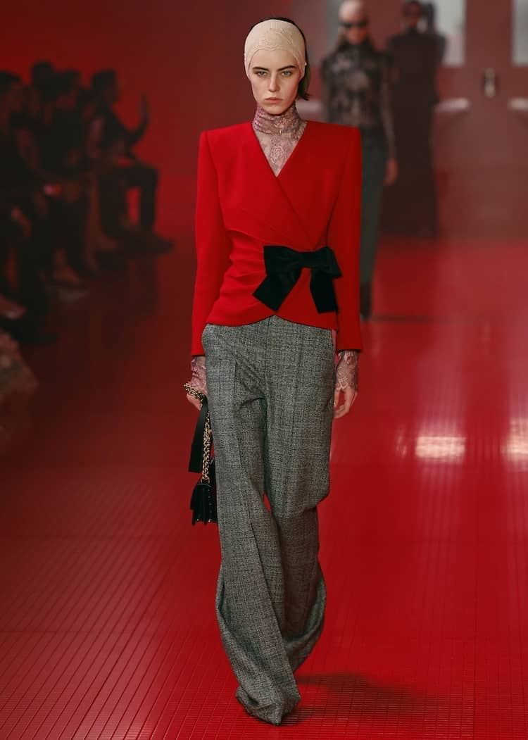 Valentino moda donna inverno 2026, completo maglia pantaloni