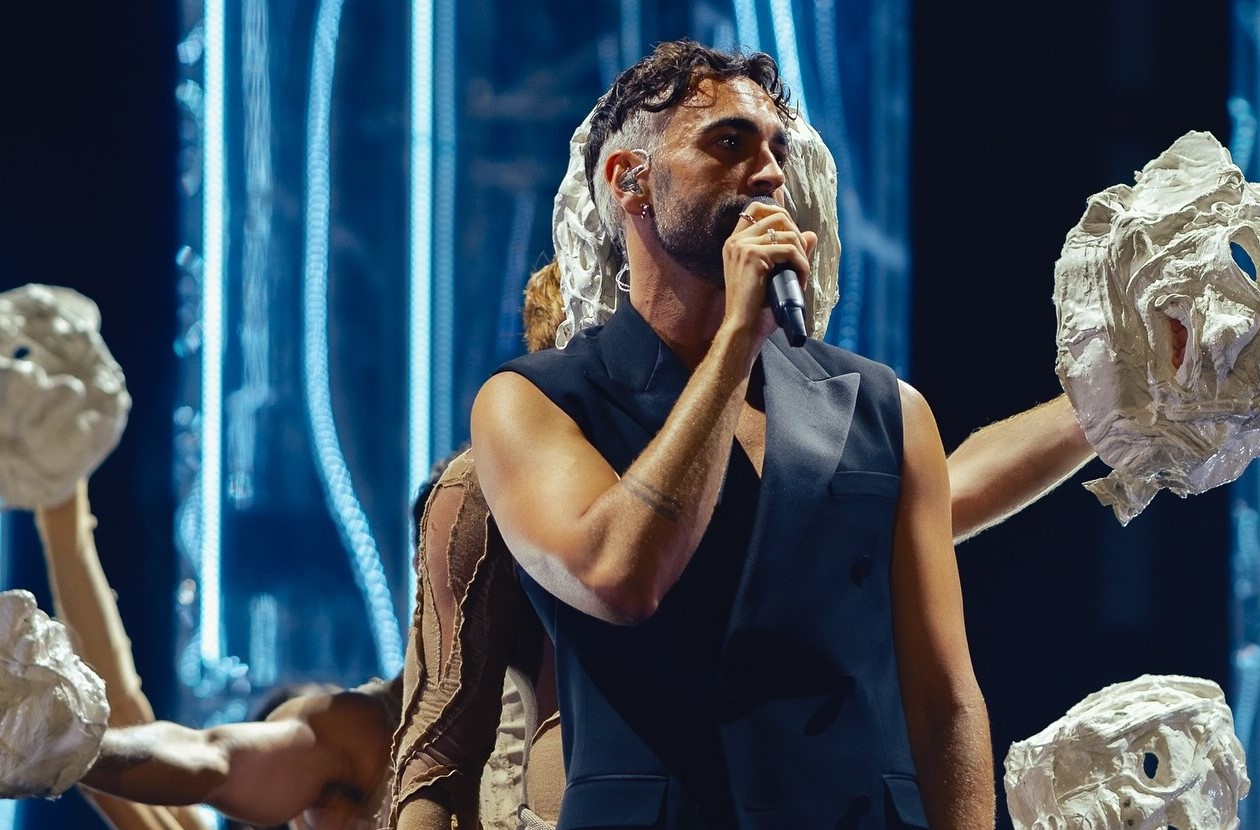 Coming Home canzone Mengoni Natale 2025