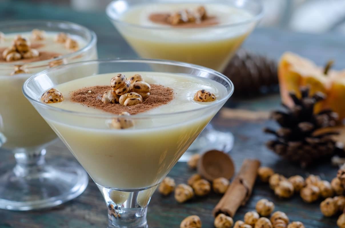 boza turca drink servito nei calici 