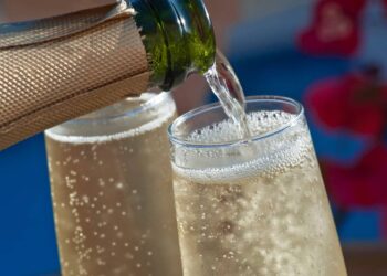 come raffreddare lo champagne caldo