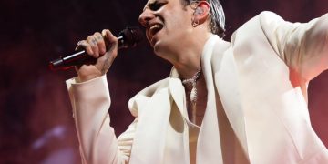 canzone di Achille Lauro Comuni immortali