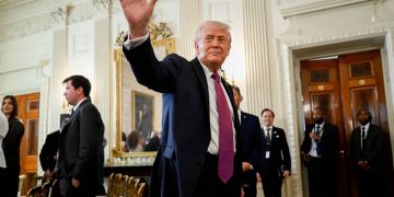 Consensi Trump- Donald Trump alla Casa bianca durante un intervento pubblico
