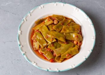 taze fasulye fagiolini alla turca con pomodoro e olio